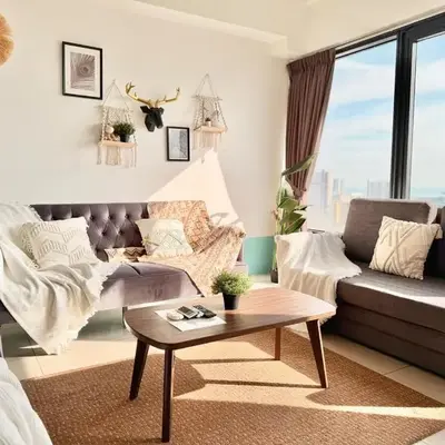 Tropicana 218 Macalister #Top Floor #WideAngleViews #InfinityPool #Georgetown #8pax #3BR 2bath #2Queen 4Single #Near island hospital #Quality well maintained #Private host