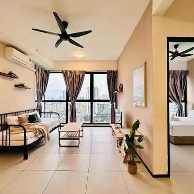 New 2BR or 3BR Cozy Urban Suite Homestay at Georgetown8-10pax by URBAN STAYCATIONS LOD COSY