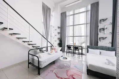 Gallery image of NEW Maritime Luxury Pool View Duplex Suite 601 in Jelutong