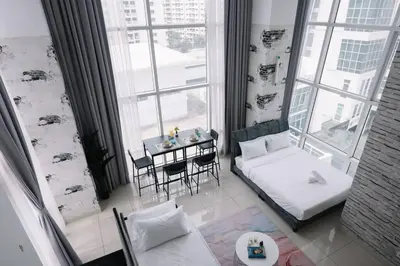 Gallery image of NEW Maritime Luxury Pool View Duplex Suite 601 in Jelutong