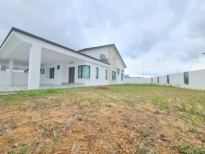 a large white building with a yard in front of it at White Sweet Homestay, Kulim Hi-Tech Park Kedah in Kulim