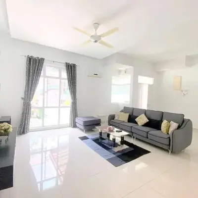Shamrock Breeze Villa 2: Coastal Haven for 25 Guests