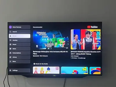 a television screen with a program on it at ALEESYA Homestay at Emerald Avenue Brinchang in Brinchang