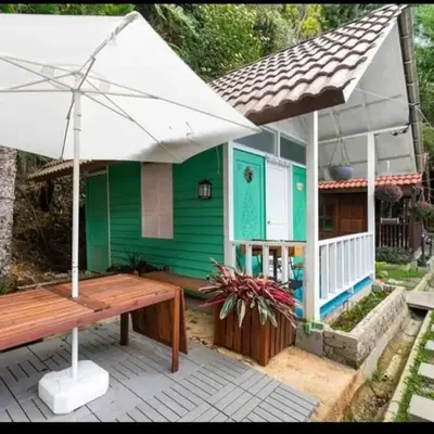 Hillside cottage chalet studio