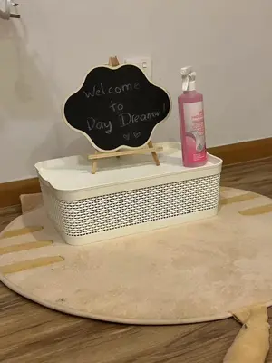 a box with a sign that says welcome to daydream at Nova \u5bb6\u5ead\u623f in Brinchang