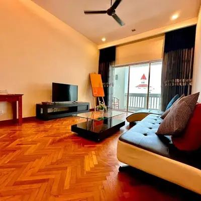 2 bedroom Suite with Sea View At Straits Quay