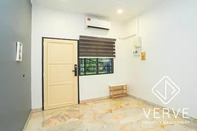 a room with a door and a window at Ipoh Hillview Boutique Guesthouse by Verve 10 pax in Ipoh