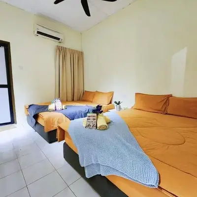 Pengkalan 42 Double-Storey Homestay