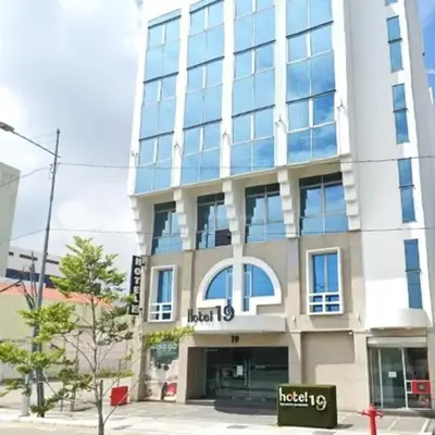 Hotel 19