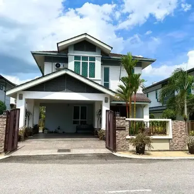 Bungalow in exclusive area