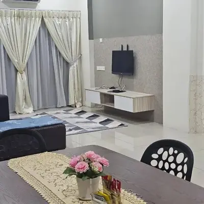 Mikayla homestay