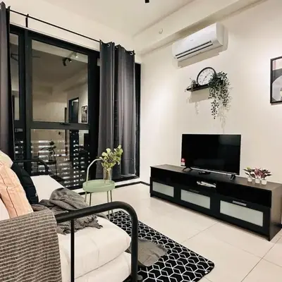 3BR-2Bath-Sea & City View New Condo in Georgetown 10pax