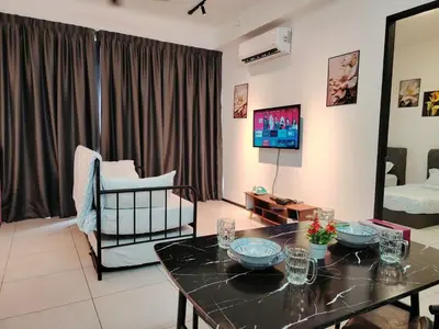 Gallery image of Sea & City View Apartment 3BR 10PAX in George Town