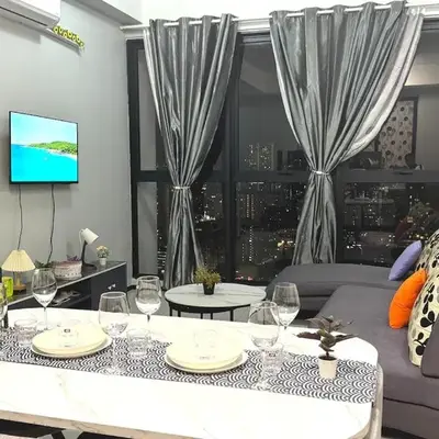 Rooftop Penang View & infinity pool suite apartment 3br 10 pax