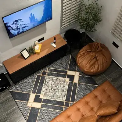 Industrial Loft Tinyhouse Homestay - 2 Queen Bed