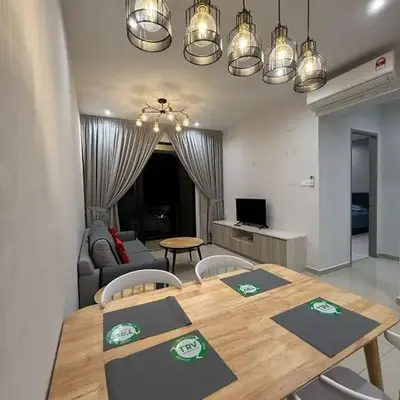Cozy Stylish Iconic Regency #FTZ#Queensbay#Airport