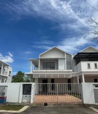 a house with a fence in front of it at Raub Colonial 208 Homestay in Raub