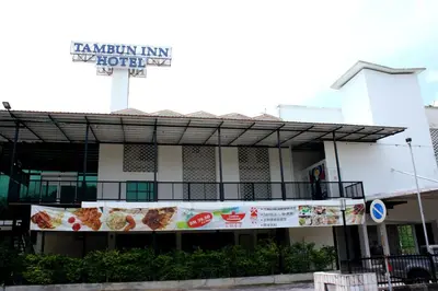 a building with a sign that reads ramen inn newbury at Tambun Inn Hotel in Ipoh