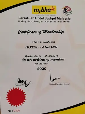 a diploma with the certificate of macarthur hotel malibu at Hotel Tanjong in Tanjung Malim