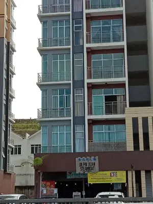 a tall building with balconies on the side of it at Mariana Barrington Square Goldenhills Pasar Malam Cameron Highlands in Cameron Highlands