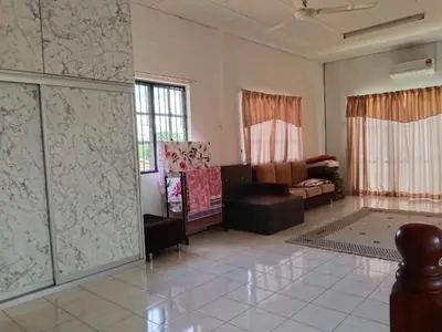 a large living room with a couch at Homestay YatiMizi (Bungalow Station 18, Ipoh) in Ipoh