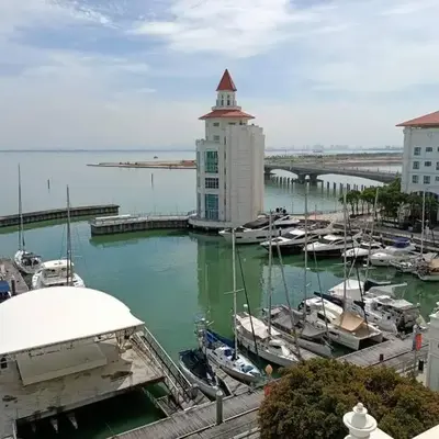 Lucky Waterfront at Straits Quay Seaview or Non